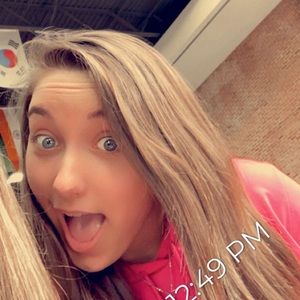 Meet your Posher, Alyssa